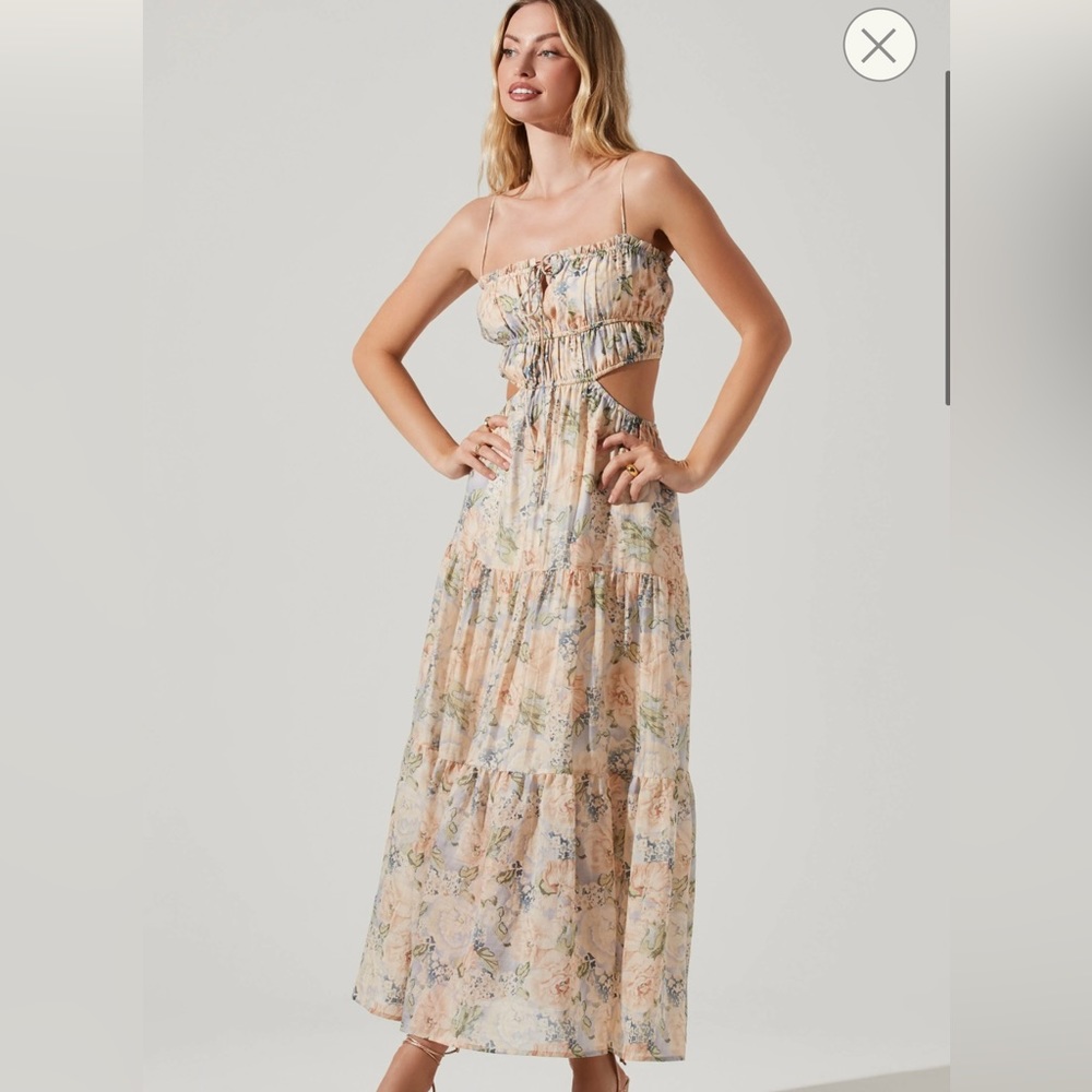 ASTR the label dress- Odina Floral Smocked Dress